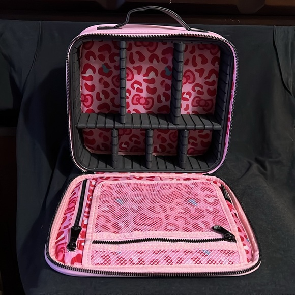 Impressions Vanity x Hello Kitty Cosmetic Bag with Faux Leather - Pink Animal - Picture 4 of 8